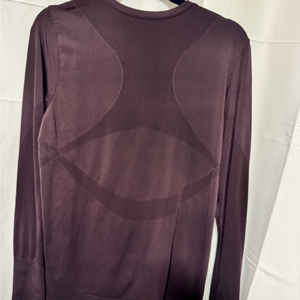 XL Gap Long Sleeve Motion top in New Vine (aubergine) color. - Picture 2 of 6